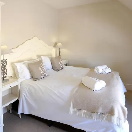 Yerborough Cottage-ixf Scarborough